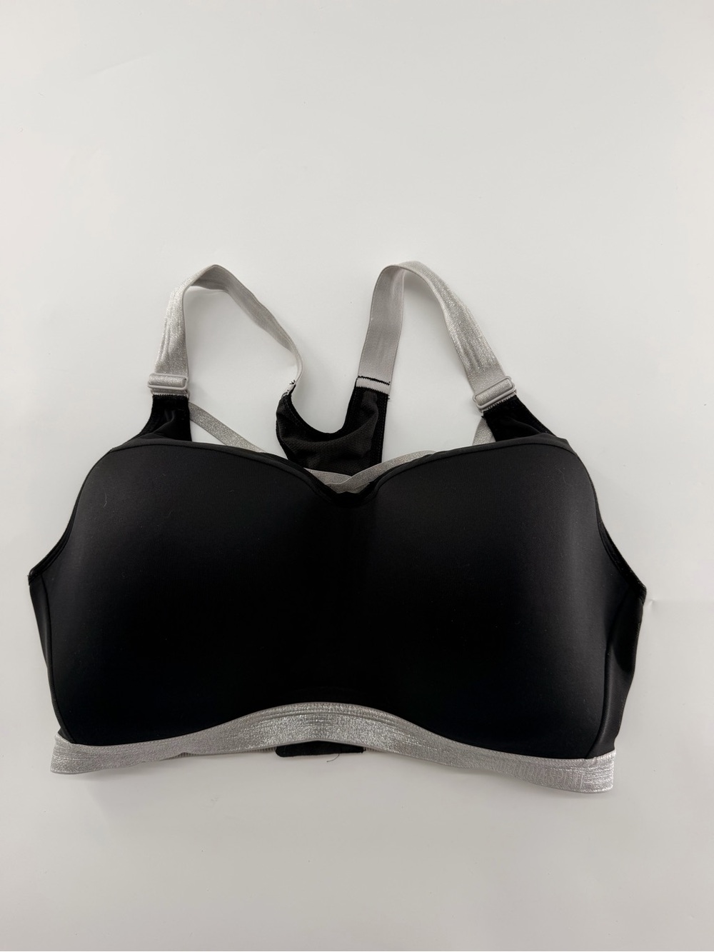 Victoria’s Secret Incredible Lightweight Max Sports Bra Black Silver Supportive